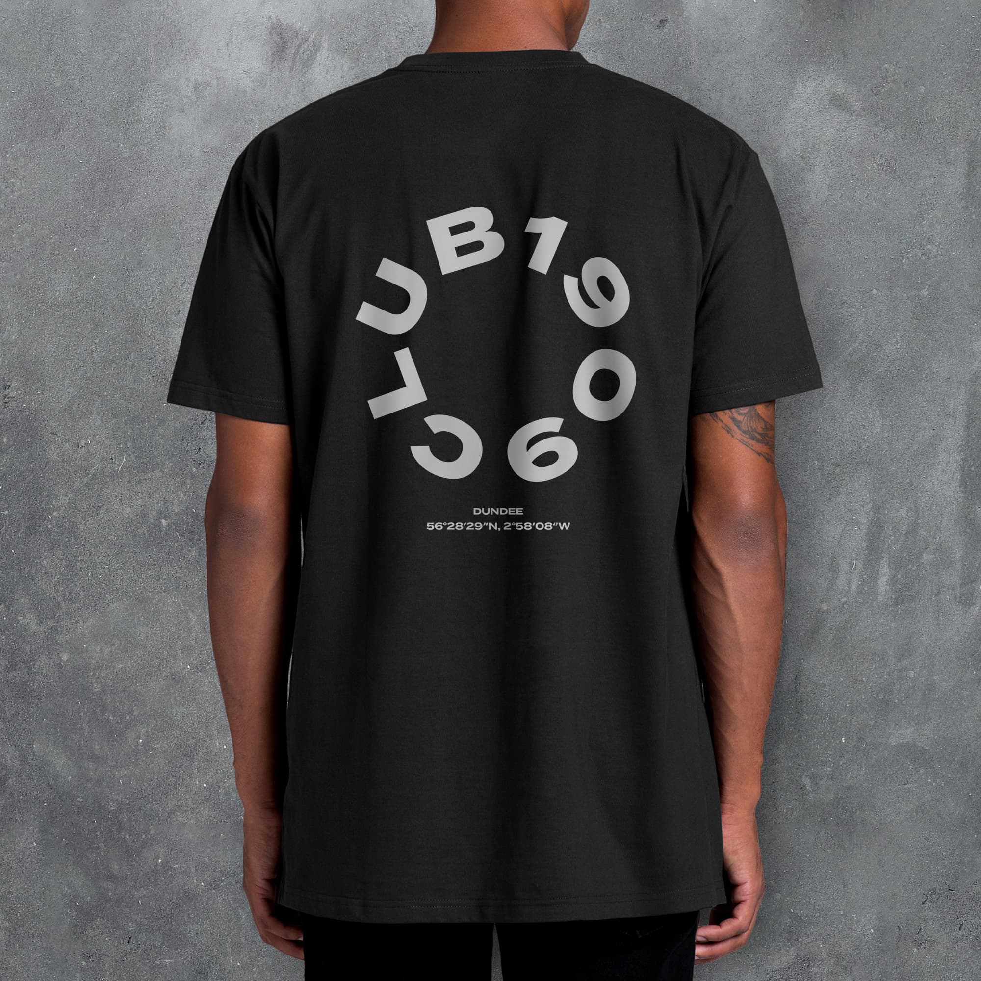 Dundee Utd 'Club' Football T-Shirt (Circle)