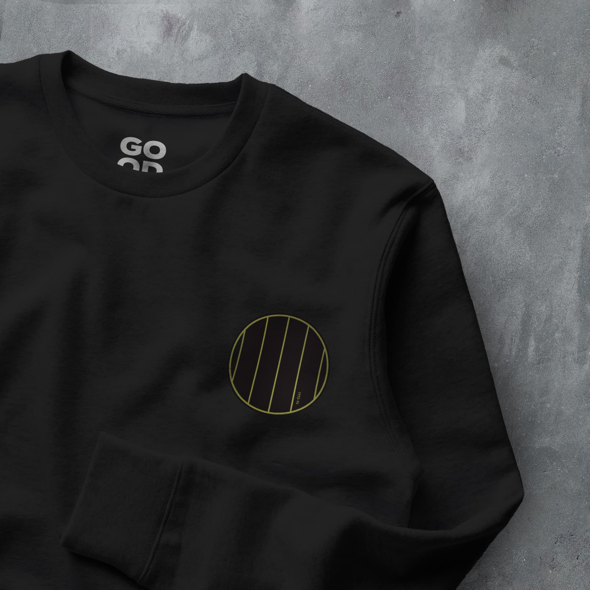a black sweatshirt with the word go on it