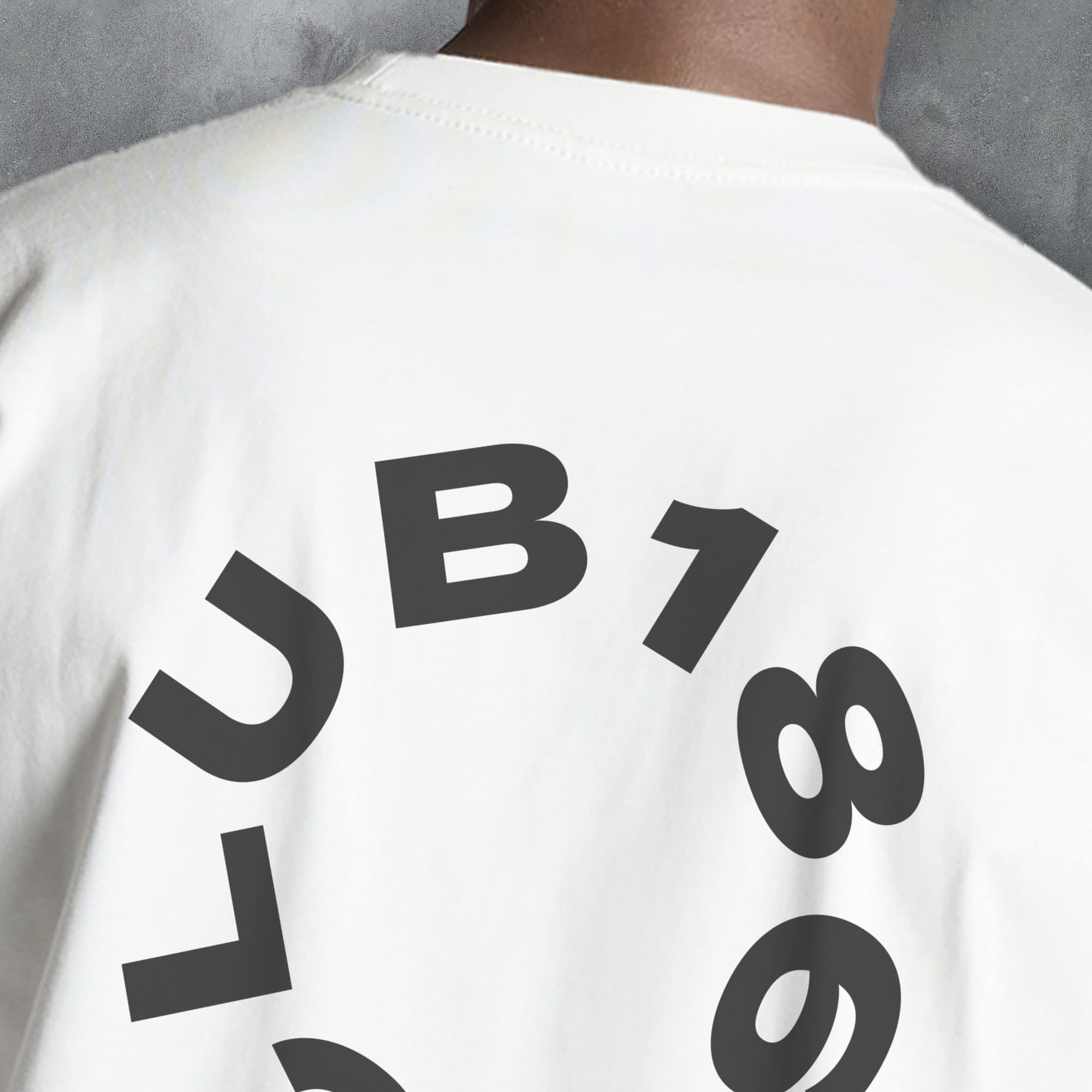 Wrexham 'Club' Football T-Shirt (Circle)